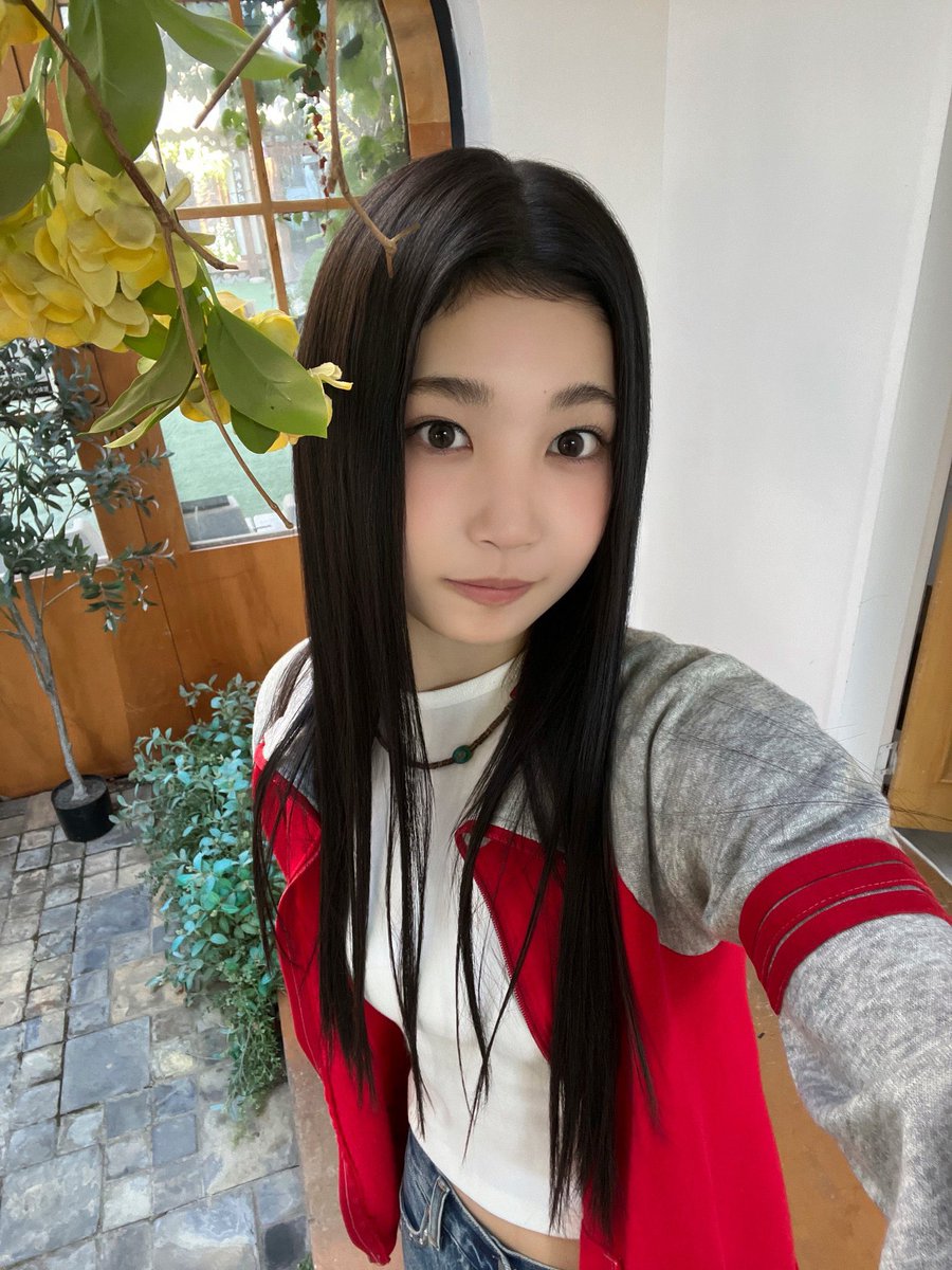 SakiFrance's tweet photo. ➵ WEVERSE ⋆ 05.10.26

SAKI a partagé des photos sur l’application 

#SAKI #사키 #TUIDE #투이드 https://t.co/T5XfvsV6dW