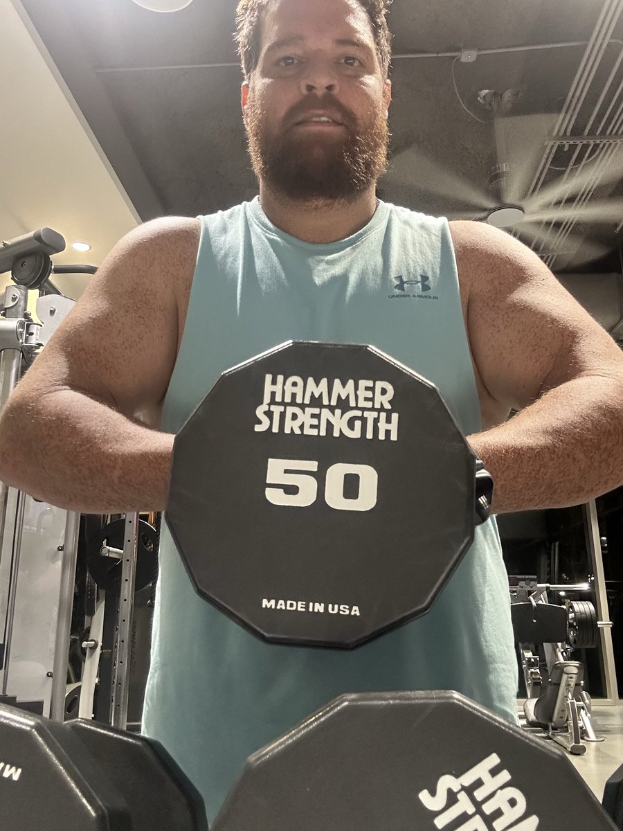 brisketdad0624's tweet photo. 305 lbs → 254 lbs.

50+ lbs down, and getting stronger along the way.

Still a long way from 210, but damn it feels good seeing the work start to show.

#WeightLossJourney #FitnessJourney #WeightLoss #GymProgress #Transformation https://t.co/IYoWtjLxse