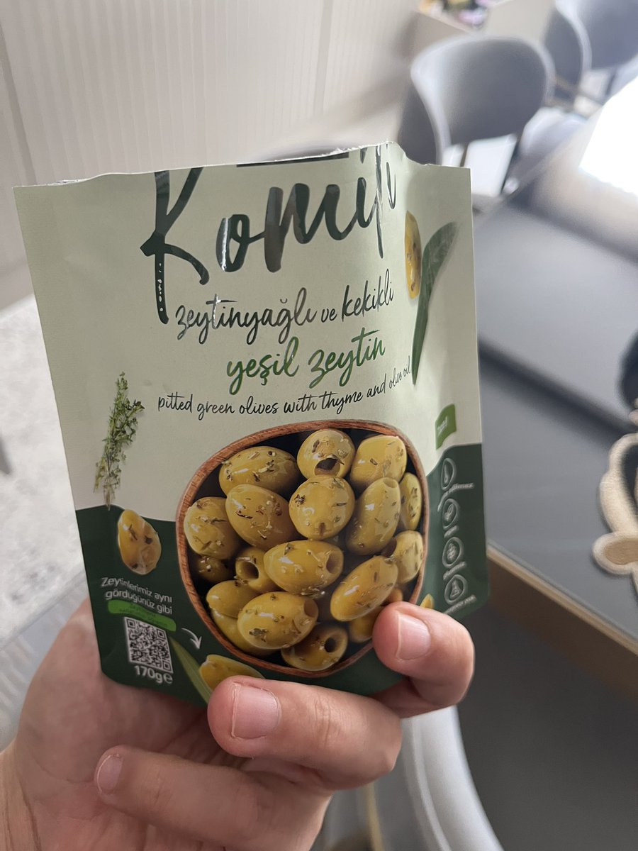 1ASBAY's tweet photo. 4 Ekim Pazar günü @Migros_Turkiye den almış olduğum  @KomiliYaglari zeytin paketi açınca bu şekilde çıktı @ticaret @TCTarim https://t.co/EZahmaXENb