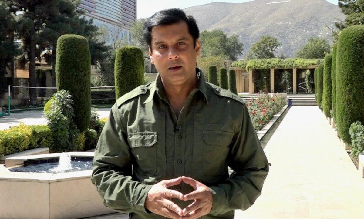 ali_usmans's tweet photo. Day 1443 without Arshad Sharif 
Day 1443 without Justice 
آج پھر ہاتھوں سے دل کو نوچا ہم نے
تم کیوں چلے گئے خود سے پوچھا ہم نے
بھر رہے تھے زخم رفتہ رفتہ دل کے 
سوچتا ہوں آخر کیوں اسے پھر سے یاد کیا ہم نے
#ArshadSharifShaheed 
#JusticeForArshadSharif https://t.co/fgI1YijMEb