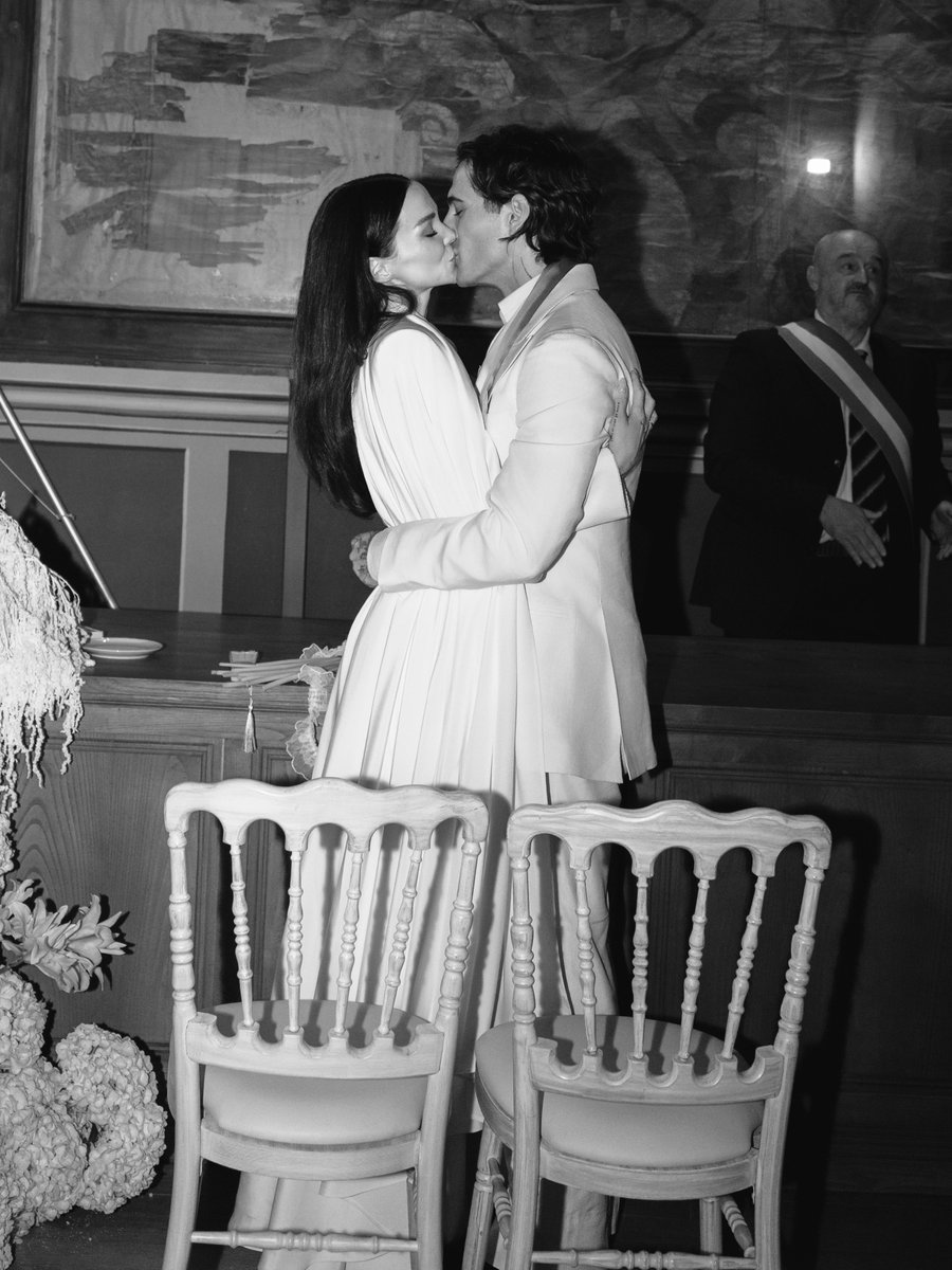 maneskin_arg_'s tweet photo. NUEVO POST DEL FLAMANTE ESPOSO ❤️💍

"Los mejores días de mi vida. Orgulloso de poderte llamar mi ESPOSA" es el texto con el que acompañó estas hermosas fotos https://t.co/xGghIU6HbR
