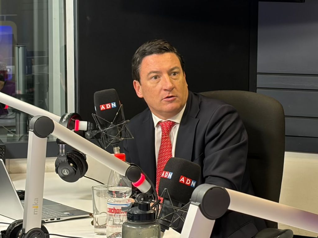 adnradiochile's tweet photo. 🎙️ EN VIVO | Senador Squella en #ADNHoy y crimen de carabinero en el Biobío: "No hay que politizar la muerte de un funcionario policial. No recuerdo que antes alguien pidiera la cabeza de una autoridad por la muerte de un carabinero"

🎥 https://t.co/vLed2UKsn1 https://t.co/t9RZ6nOSkf