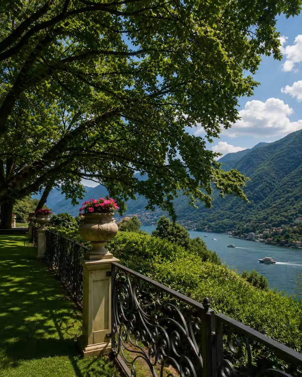 Alina_bloom79's tweet photo. Lake como, Italy.. https://t.co/7DSFmjmbG9