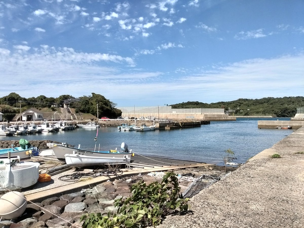 ab_qma9's tweet photo. 有人離島154島め、長島！　壱岐島の南西にある3つの有人島、渡良三島の1つ　港から他の島や、壱岐本島の郷ノ浦大橋も望めますね
#長島
#熊Q202609壱岐渡良三島 https://t.co/fQwR6GsSU8
