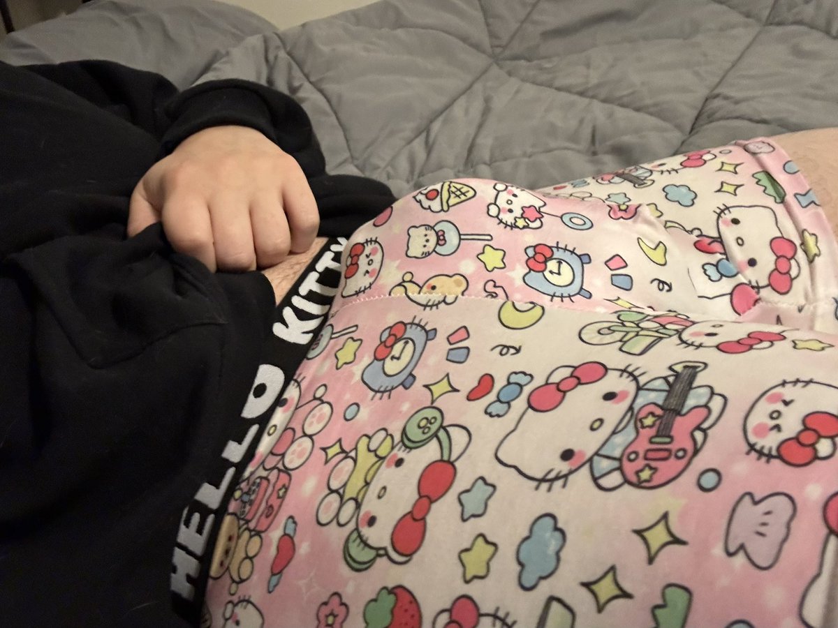 DoomedSoulz's tweet photo. Sleepy today😪#nsfwtwt #bulge https://t.co/uyydkS1QhE