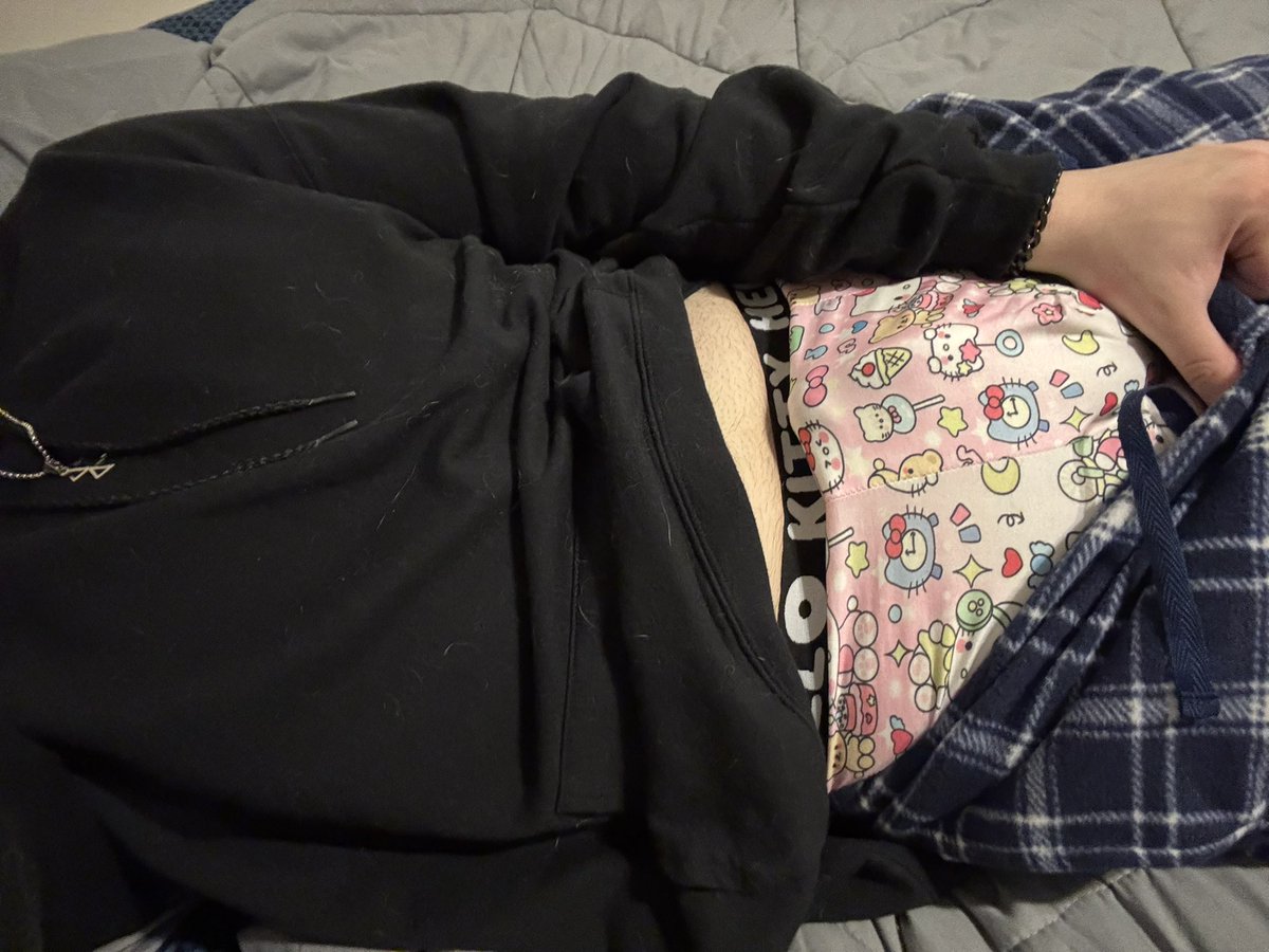DoomedSoulz's tweet photo. Sleepy today😪#nsfwtwt #bulge https://t.co/uyydkS1QhE