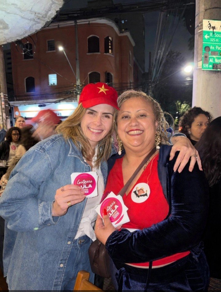 srta_fogo's tweet photo. @Milly_vitoriasj @luizadeoficio Posicionamento delas muito validade muito reconhecido pelas figuras da esquerda mas vocês fingem que não porque é conveniente para narrativa de vocês você se acham mais de esquerda do que os próprios políticos é impressionante acho mais posicionados do que eles próprios https://t.co/pPaLT9NzDA