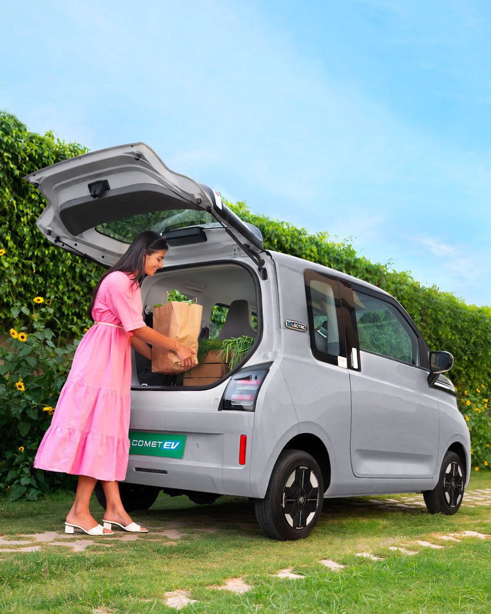 MGMotorIn's tweet photo. Quite a lot of easy, packed into one compact car.
 
#MGCometEV #TheStreetSmartCar #MorrisGaragesIndia #MGMotorIndia https://t.co/YjnVHUqimX