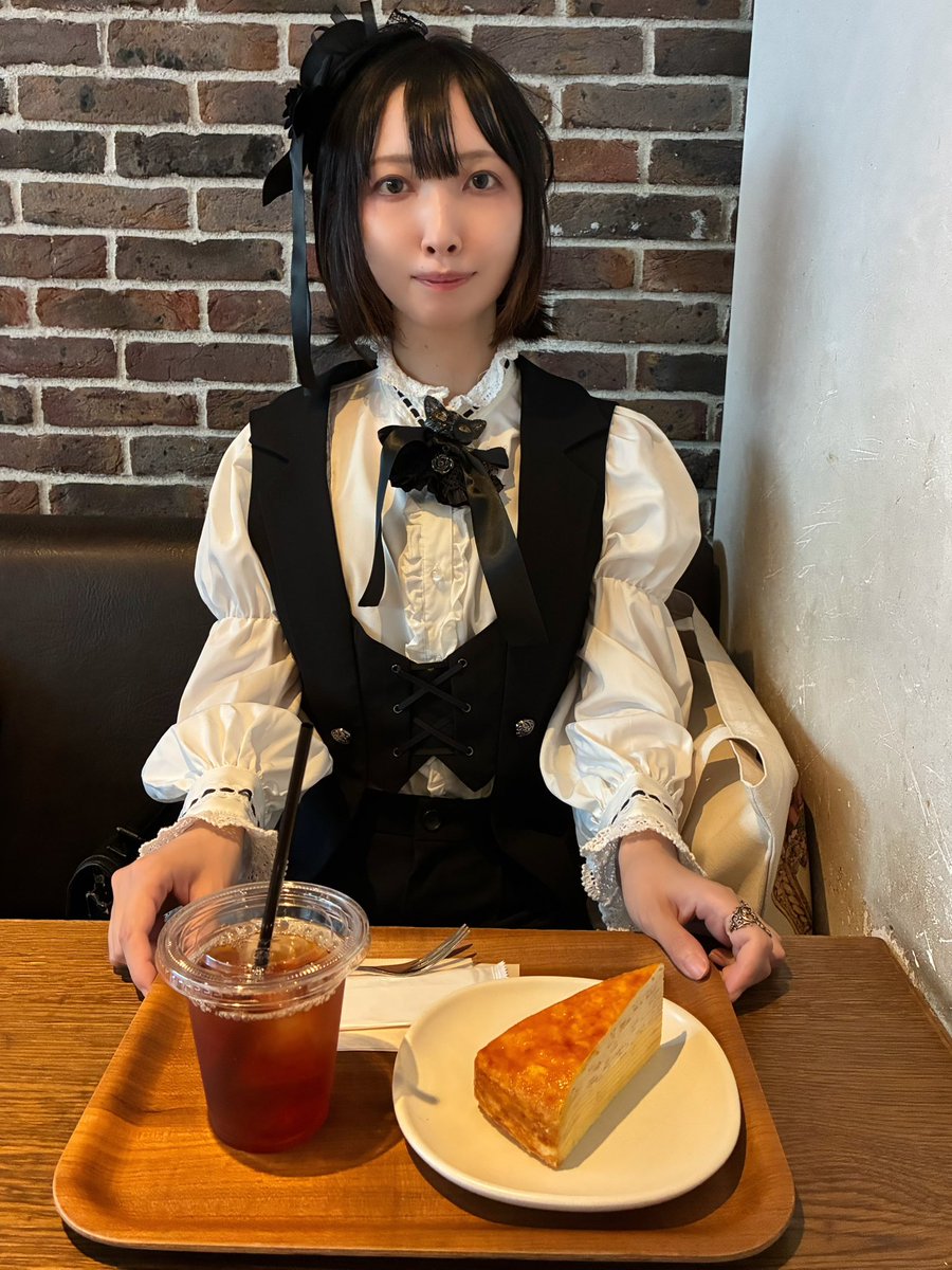 fuki_tnpr's tweet photo. 昨日はGLM2日目1部に参戦してきました！🖤
少年装で参戦しました🎶
会場を一緒に回っていただいたれとさん、アフターご一緒していただいたれとさん・さやかさん・まゆさん、素敵な作品との出会いをくださった作家さんの方々、本当にありがとうございました！！ https://t.co/WJoqD4UafK