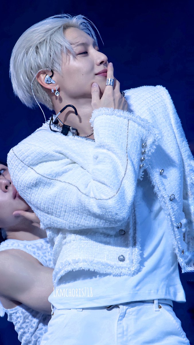 lkmchoris718's tweet photo. 260919 day 2 
TAEMIN LiMiNaL in Seoul 
Sober 

#태민 #TAEMIN #テミン #泰民
#TAEMINWORLDTOUR #TAEMIN_LiMiNaL #TAEMIN_LiMiNaL_in_seoul https://t.co/2d3SDWilcA
