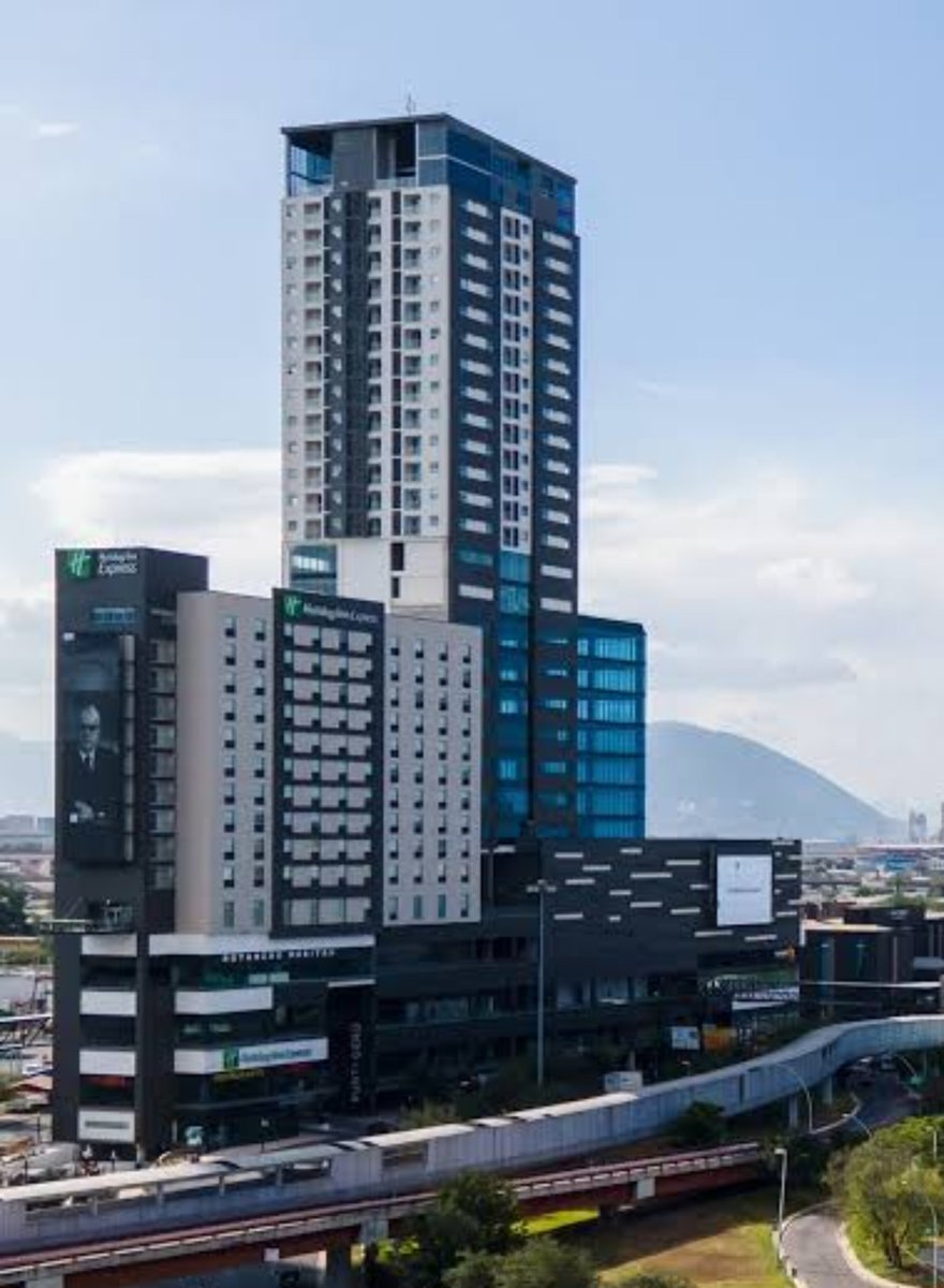 JiminGlobal's tweet photo. Mexican fans in Monterrey are celebrating Jimin's birthday with two large electronic billboards at Puntacero!

🗓 October 11
📍Puntacero, Parque Fundidora

This location sits right in the center of the bustling and high-traffic commercial area of Monterrey. https://t.co/tLwhQ418aT