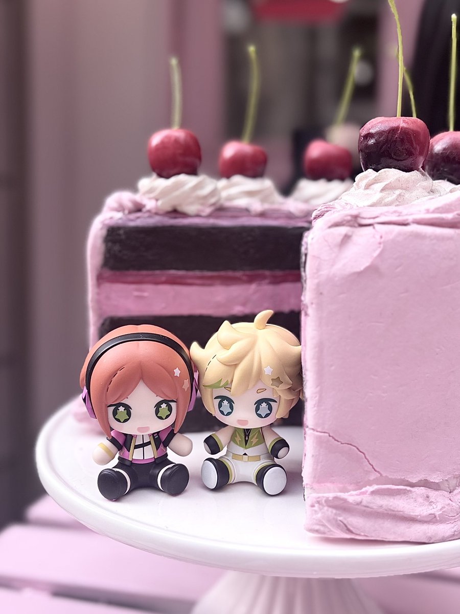 ran2op's tweet photo. 📍 Cake with 新宿本店
2人ともピンクが似合うᙆƶ♥ https://t.co/HY7YPnv6ho