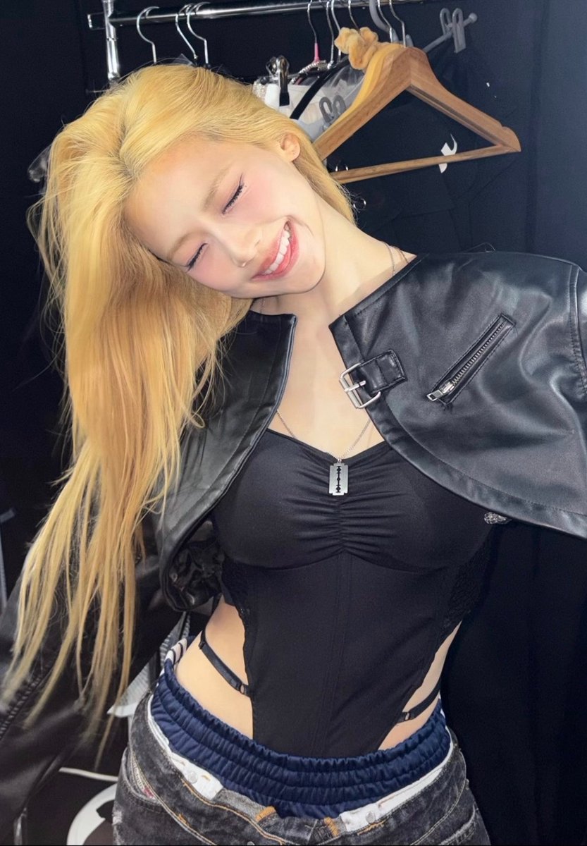 kawairated's tweet photo. she’s so beautiful it’s unreal https://t.co/aRqnnVil4Y
