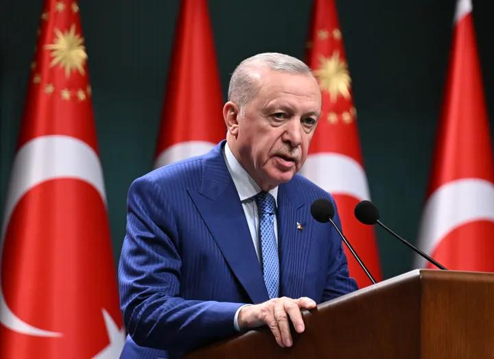 bogayadair's tweet photo. EVDE OTURAN VE ÇALIŞMAYAN GENÇLERE AYLIK 19.000 TL VERİLECEK

Başvuru Şartları Belli Oldu:

📌 T.C. vatandaşı olmak.
📌 18 yaşını tamamlamış olmak.
📌 İŞKUR’a kayıtlı olmak.
📌 Yaşlılık veya malullük aylığı almamak.
📌 Devlet üniversitesinde aktif öğrenci olmak.
📌 Son 1 ay içinde çalışmamış olmak.
📌 Hane gelirinin 3 asgari ücretin altında olması.
📌 Programa haftada 3 gün katılım sağlamak.

Kaynak: İŞKUR