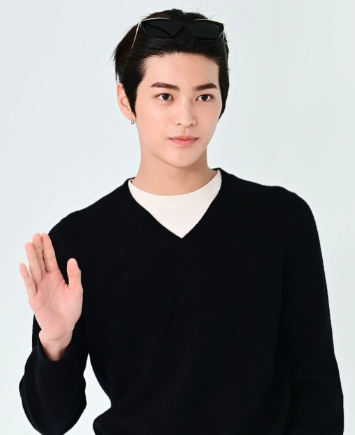 AboutMusicYT's tweet photo. Keonho of CORTIS is expected to attend the Chanel Fashion Show in Paris. https://t.co/0oTXKdhXdW