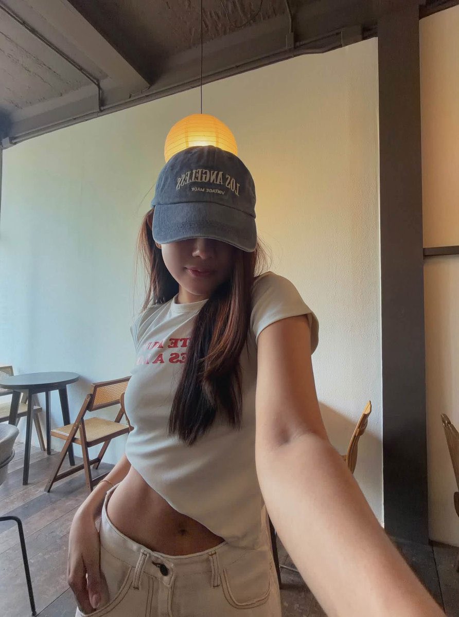 Minnnntwtb's tweet photo. ใจร้ายกะคนสวยจุง #Accountใหม่ #ดอนหัวฬ่อ #พิมพา #อมตะนครชลบุร�� #ท่าสะอ้าน #บางวัว #ชลบุรี #บ้านเก่า #พานทอง https://t.co/YKlfD6HQqb