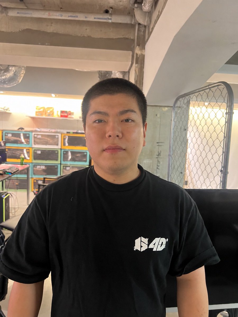 gachikun0423's tweet photo. 坊主にしたいなーと思ってどんな感じなるかAIに作ってもらったついでに他の奴もやってもらった。
野球部
野球部
板前
校則違反して反省後の男子生徒 https://t.co/ae4bDRHJCX