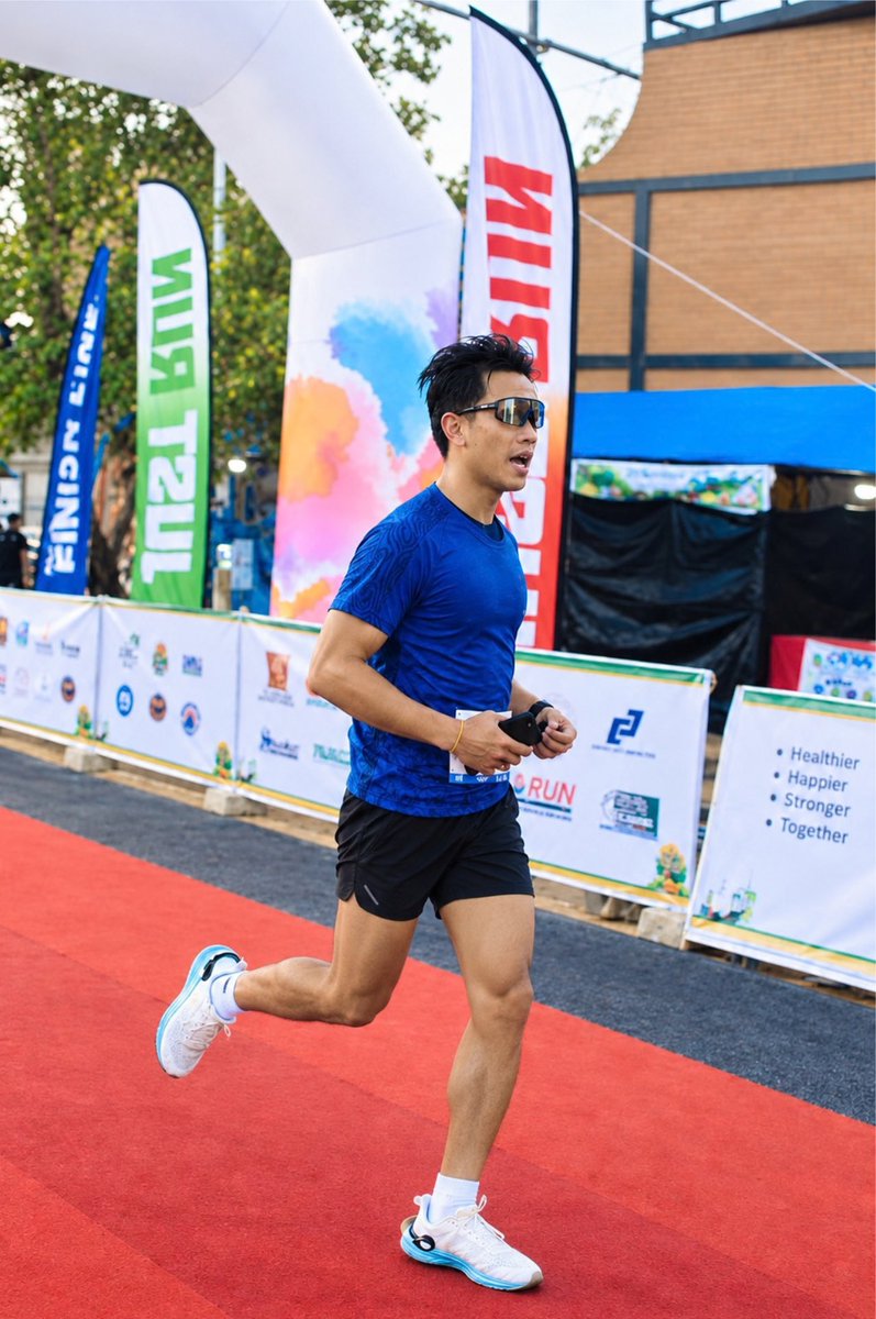 izzzmepeter's tweet photo. Flashing through ⚡️
#DinagatIslandsMarathon2026 #running https://t.co/HDqHhwxjzx