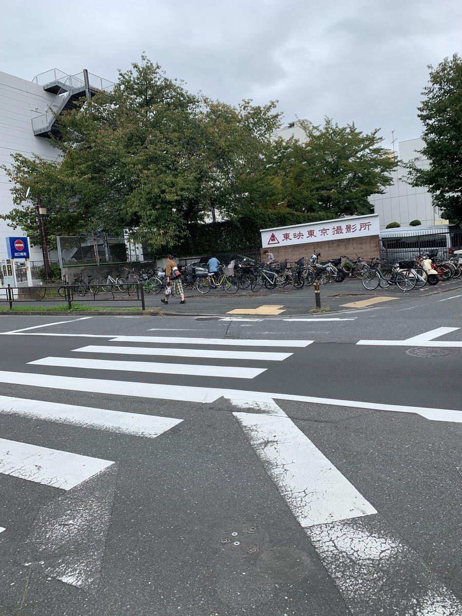 AIandsalty's tweet photo. 📖練馬のおはなし  

本日は代々木から大江戸線で光が丘駅へ 
そこから徒歩で大泉学園駅に向かいました🚶  

人生初体験で面白かったです☺️  

東映東京撮影所の看板や特徴的なエスカレーターがあるLIVINも発見  

撮影してませんが、大泉学園駅北口に様々なアニメキャラの銅像が立ち並んでいましたよ https://t.co/DLGTrjSlFz