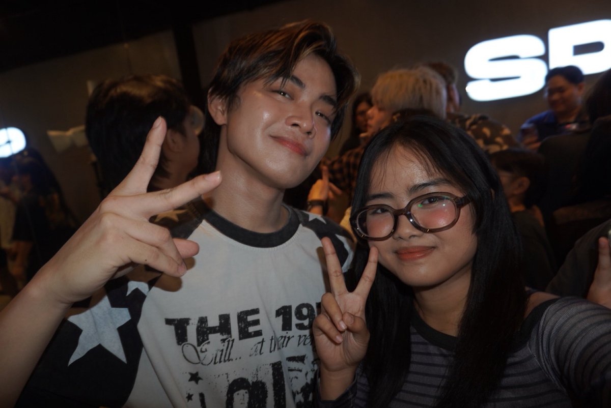 jeychiz's tweet photo. kahit ex ko kikiligin (?????????)

#contentonly, wala po akong ex https://t.co/tcio6VAhh8