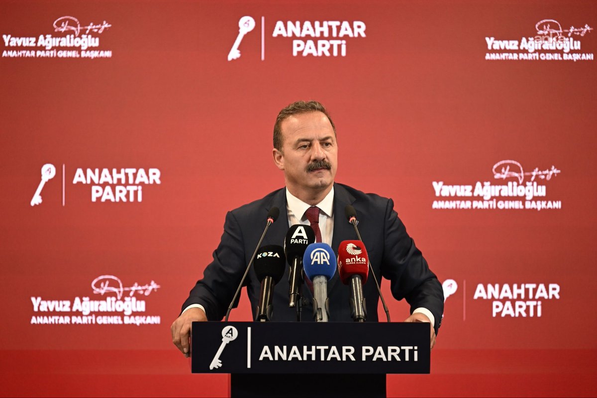 nowhaber's tweet photo. Anahtar Parti Genel Başkanı #YavuzAğıralioğlu: Biz yüzde 29,73’ü yeterli görmeyiz. Türkiye’nin hedefi tek haneli enflasyon olmalıdır. Enflasyonu bir miktar aşağıya çekip bunu başarı diye anlatmak yetmez. https://t.co/joEzR6Wg3Y