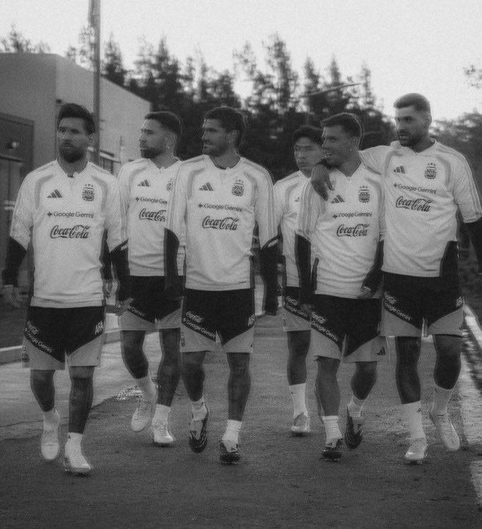 AtaqueFutbolero's tweet photo. ❤️🇦🇷 https://t.co/RmP3XL8eNx