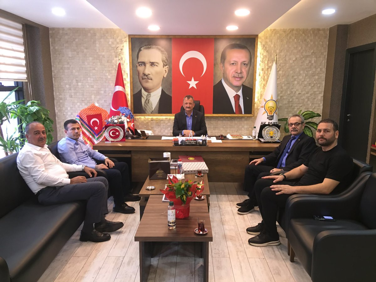 coskunali_01's tweet photo. Adana İl Nüfus Müdürü Sayın Sakıp Pehlivanoğlu ve Seyhan Sağ Sahil Sulama Birliği Başkanı Sayın Mustafa Aslan’ı İlçe Başkanlığımızda ağırladık.

Bu şehre hizmet eden, hemşehrilerimizin hayatına dokunan her emeği kıymetli görüyoruz. Adana’mız için birlik içinde çalışmaya, milletimizin hizmetinde olmaya devam edeceğiz.

Nazik ziyaretleri için kendilerine teşekkür ediyoruz.

#GüçlüTeşkilatGüçlüSeyhan