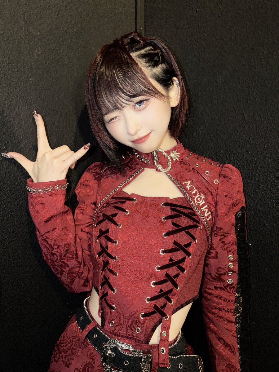 watanabekiri's tweet photo. 特技：ウインク𖤐 ̖́- https://t.co/wEbSRMyPwh