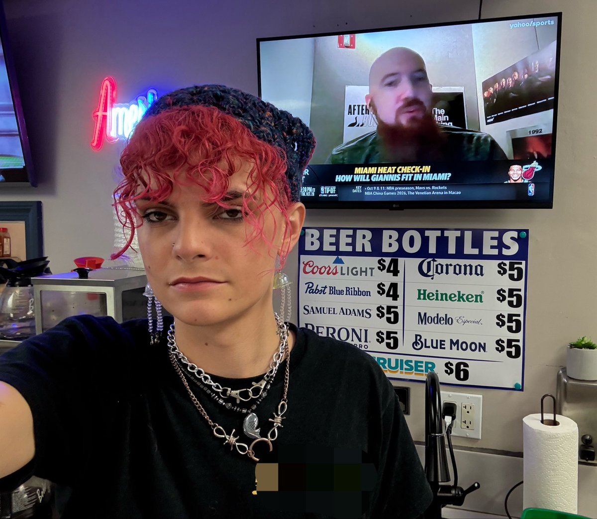 frottagecor3's tweet photo. the fact we serve such cheap beer this early and no one gets any upsets me greatly. what a shame. https://t.co/Ym6aSqZ8J5