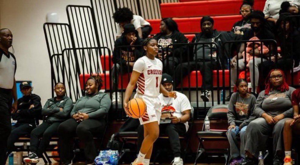 TaliaGoodmanWBB's tweet photo. NEWS: Top 2027 recruit Cece Dennis has narrowed to 3 finalists. 

Finalists: Clemson, Georgia, Auburn

READ (+): https://t.co/QwMoaHSOJR https://t.co/otMKfBZkPY