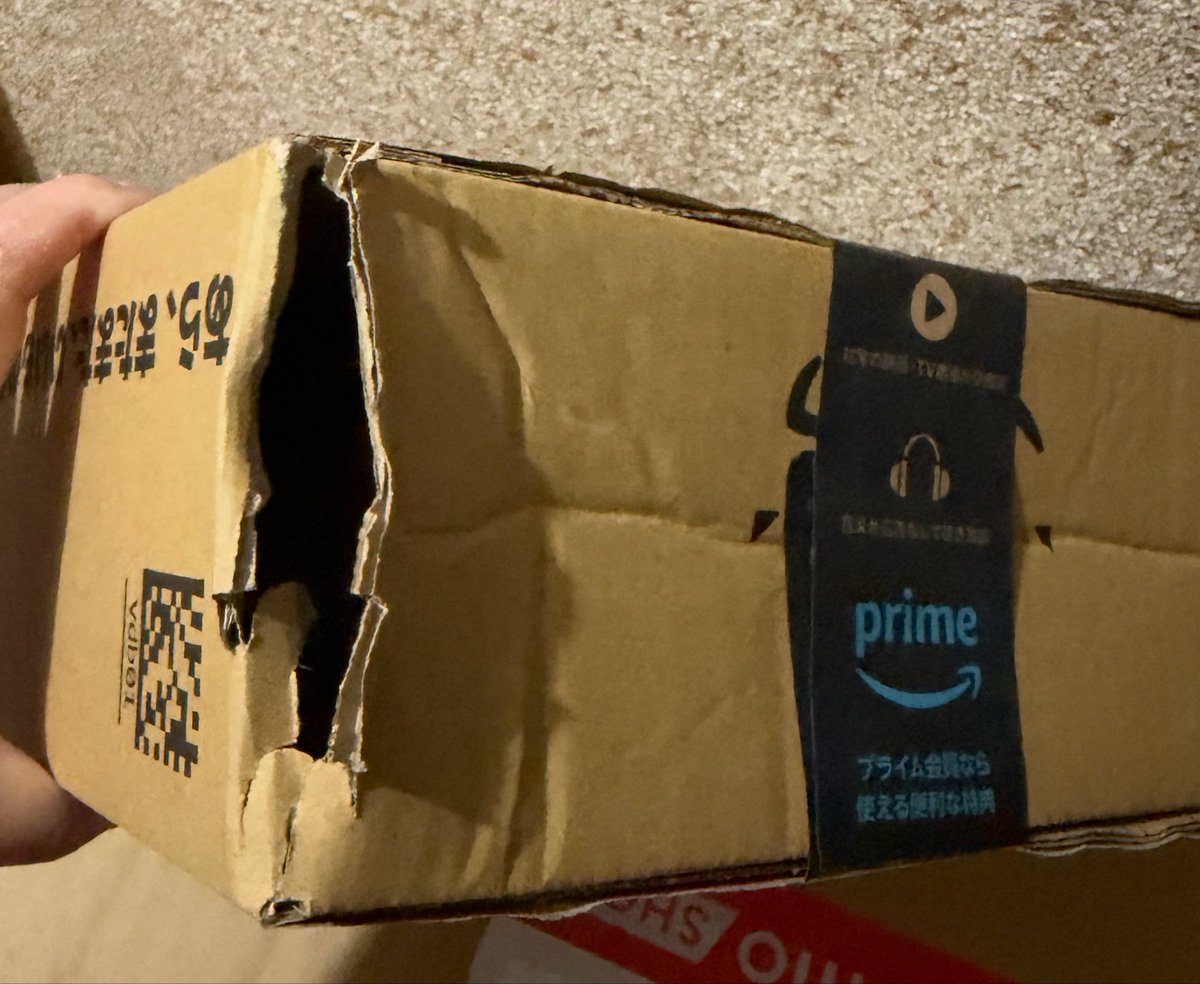 J830_arashi_92's tweet photo. AmazonでPS5のコントローラー頼んだら
中見抜かれて届いた
まじ許さん

⚠︎︎カスタマーセンターに連絡したら
再配送してくれるとの事 https://t.co/NLd9jjQViq