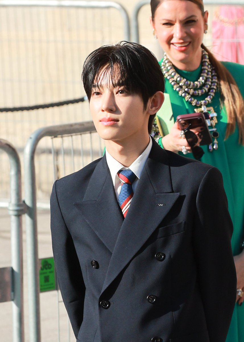 soso_note1's tweet photo. 발렌티노슈 너무 이쁨 

PARK SIWOO AT VALENTINO PFWSS27
#PARKSIWOOxVALENTINO
#VALENTINOPFWSS27
#PARKSIWOO https://t.co/M3fV05wrFQ