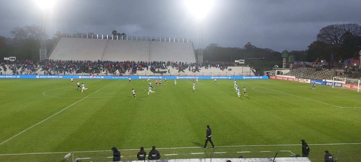 CURCCPinerolo's tweet photo. @Carneiristaa @MartinCharquero @olivera_martin1 1er foto: 🐓 - Racing 16/09/2026
Mismo rival, Mismo estadio, de visitante - The Walking Dead

2da: 🐓 - Wanderers 12/08/2026 Parque Viera (a puertas cerradas?)

Preocupate por tu equipo 😂 dicen que canjean 30.000 en el GPC y está lleno de huecos.. poco serio 😂🤏🏻🤏🏻

Jsjajsjaj https://t.co/JsjgZLUCkc