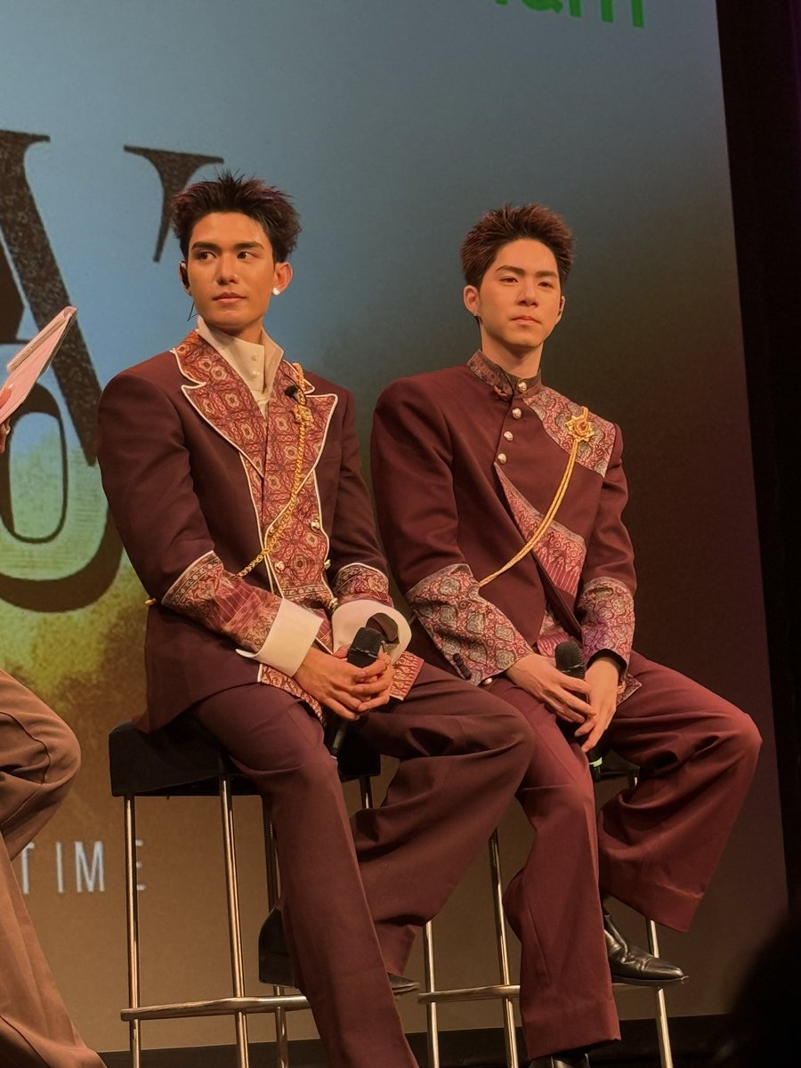 Roadtinyink_30's tweet photo. I wish I would have take the L one so I could talk to them, I regret and so sad about it.. I hope one day I will get to meet them again and tell them that I’m so proud of them, I’m supporting them since 3-4 years already 😭 please I’m heartbroken abt it #NETJJ_FMinBerlin #NETJJ https://t.co/Tz7C7ycoGg