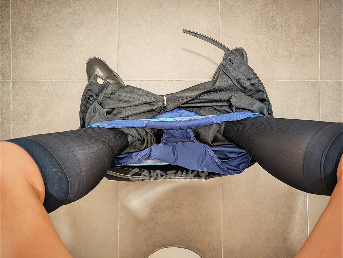CaydenK4's tweet photo. Come to 5ides on Wed 7th Oct if you want this
#exec #formalwear #sheers #socks #tightpants #atsugi #shiny #leathershoes #regal https://t.co/VmB44DOZnZ