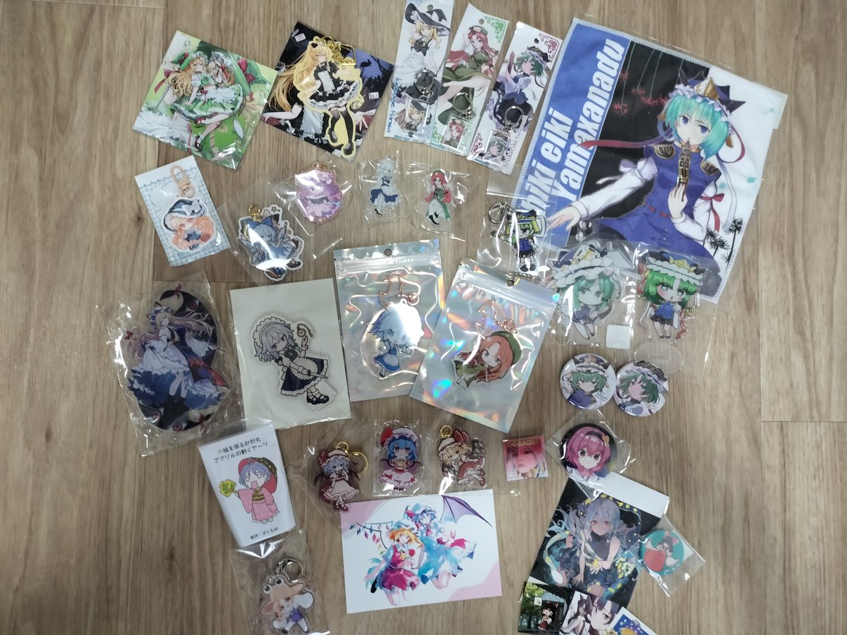 Zakimiya7921's tweet photo. 秋例大祭の戦利品報告
買いすぎちゃった、とても幸せです😊

①CD
②漫画・イラスト・小説
③グッズ
④Tシャツ・パーカー・プレイマット

今回も各サークル様の素晴らしい作品・グッズに感謝。
そしてスタッフの方々に感謝🙏 https://t.co/UIXTot4Rmm