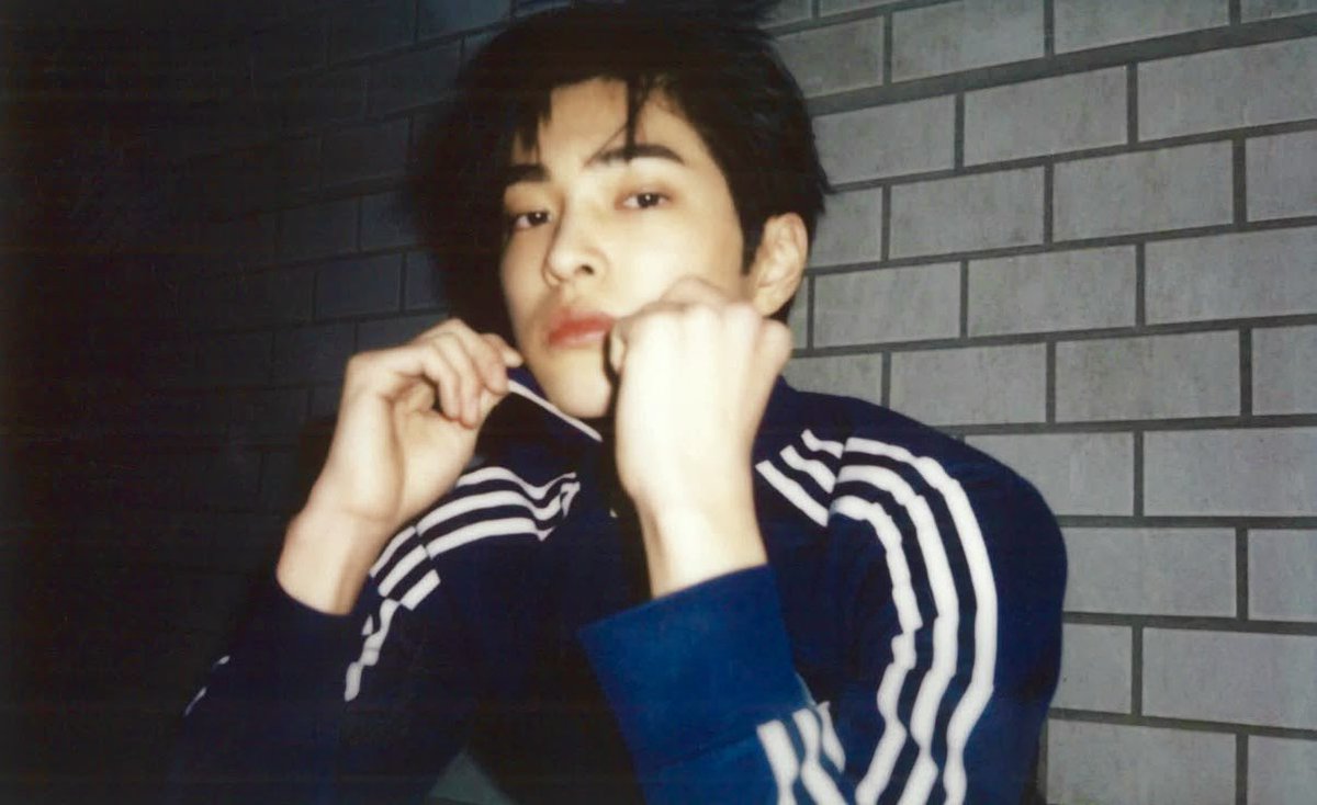 curlsnikeon's tweet photo. long overdue (long overdue?!?) for a proper intro here ><

hi, people of #coerville ! lf #moots <3

- zeir, she/her, filo
- minor (‘10)
- corjeans ult
- keonho &amp; hyein biased ;D
- new to #coertwt 

#cortis #coer #moothunt https://t.co/KitwsqYwbt