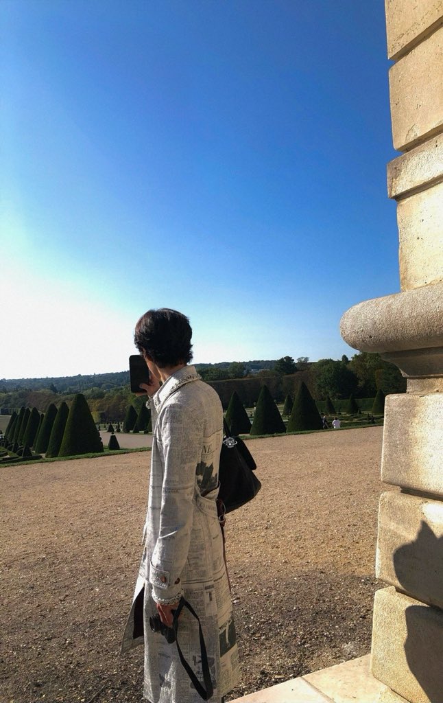 WYBSOURCES's tweet photo. 📸 #WangYibo for CHANEL Spring/Summer 2027 show at Paris Fashion Week.

#WangYiboxCHANEL #CHANELSpringSummer #CHANELShow @CHANEL https://t.co/0dWkAc1naS