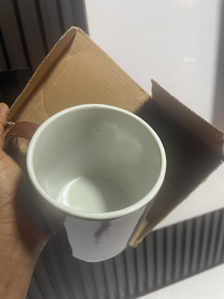 Olami_deeEbony's tweet photo. My friend got married on Saturday, and I was one of the asoebi ladies. She asked us to pay ₦80k for the gele and material.

What’s pissing me off is that after paying ₦80k, all the asoebi ladies got the same gift as the regular guests who didn’t even buy or wear the material.

This whole asoebi thing doesn’t make sense to me. If you want your friends to support your wedding, drop your account number and people will support you willingly . Don’t use asoebi to extort people.