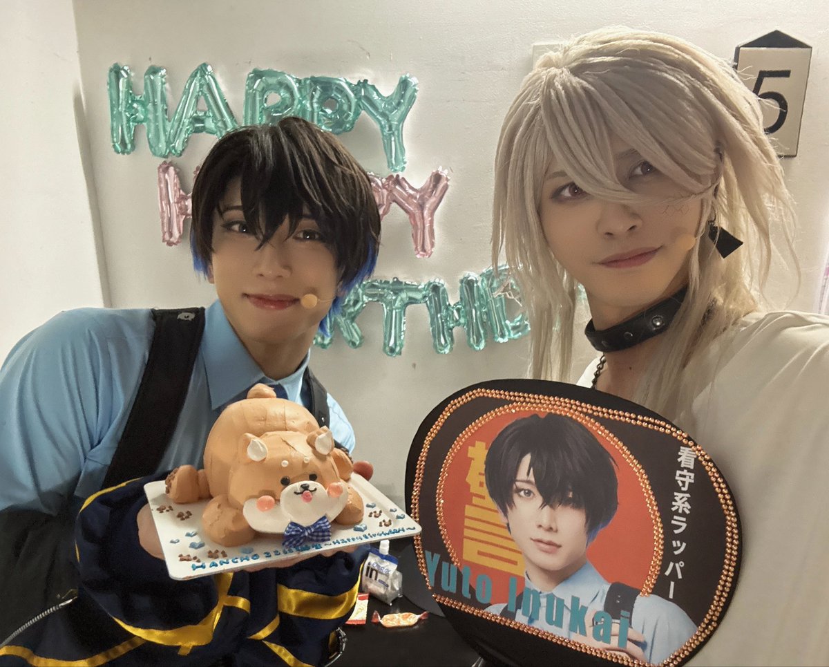 tabuchirui's tweet photo. Paradox Live on Stage -Road to Legend- "RAGE"
本日もご来場誠にありがとうございました！

おみさんお誕生日おめでとうございます🎂🎉

獄Luckからの誕プレはおみさんの投稿をお楽しみに！

#パラステ
#甲斐田紫音 
#獄Luck https://t.co/MaiRLnWOC5