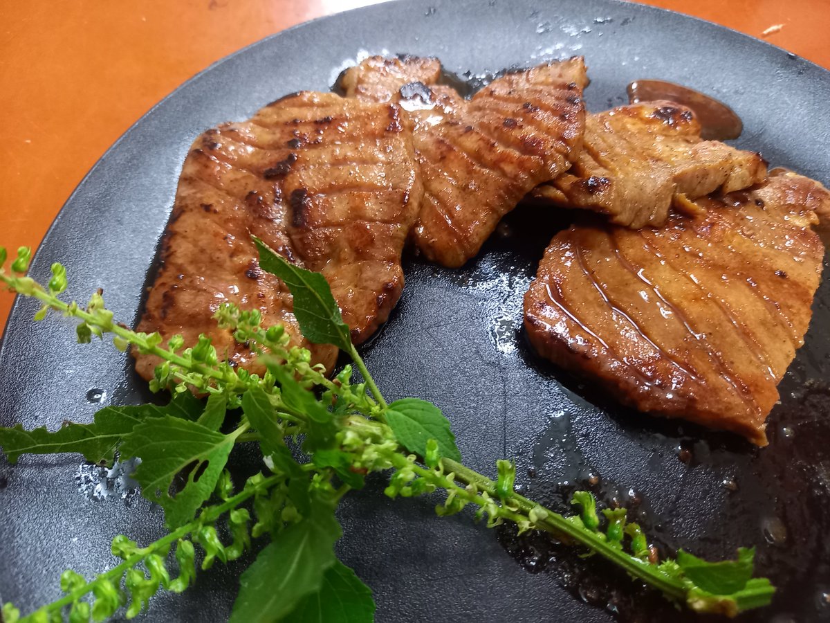 takejinohatake's tweet photo. 週末に食った牛タン🐂
ふるさと納税最高🍻

#おうちごはん
#料理好きな人と繋がりたい
#晩酌 https://t.co/8XScFITPVk