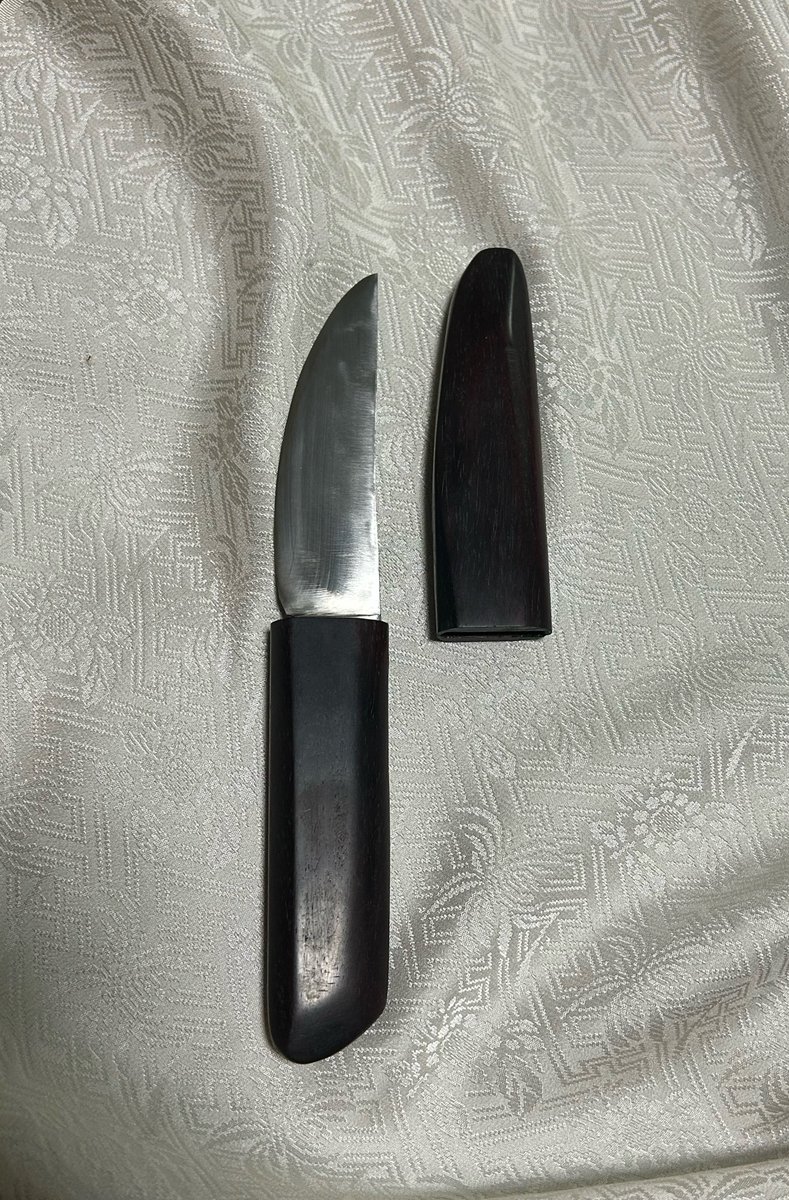 eitreta's tweet photo. お守り刀風ナイフできた。
前に作ったのと合わせて両親への還暦祝いにする予定。 https://t.co/quZAAoFjFZ