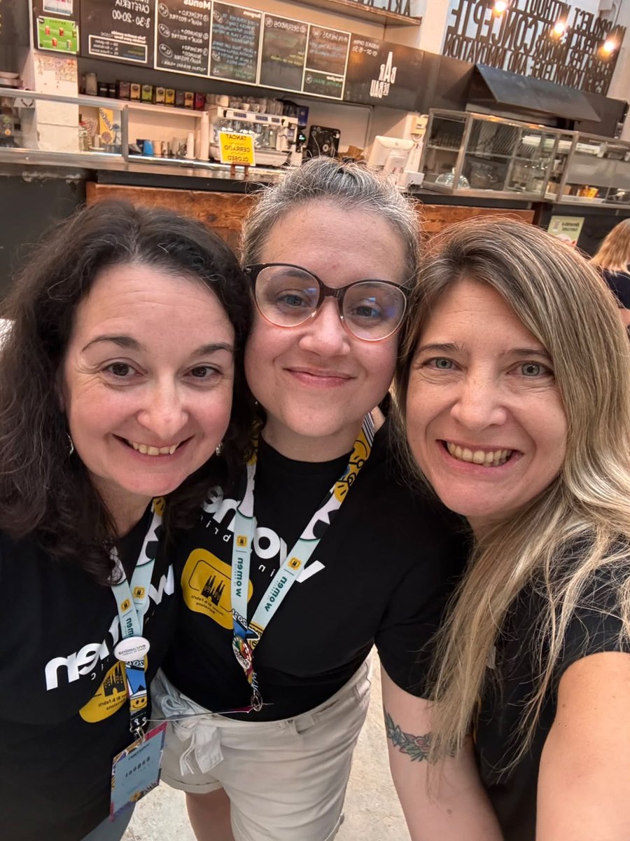 ENCAMINA's tweet photo. Orgullo máximo de ver a tantas personas del #ENCATEAM compartiendo su talento este finde en el @bizzsummites  y el #WomenInFabric y convirtiendo nuestra #RSC en acción 👏🏻👏🏻👏🏻 💜 https://t.co/SVP3lrLz92