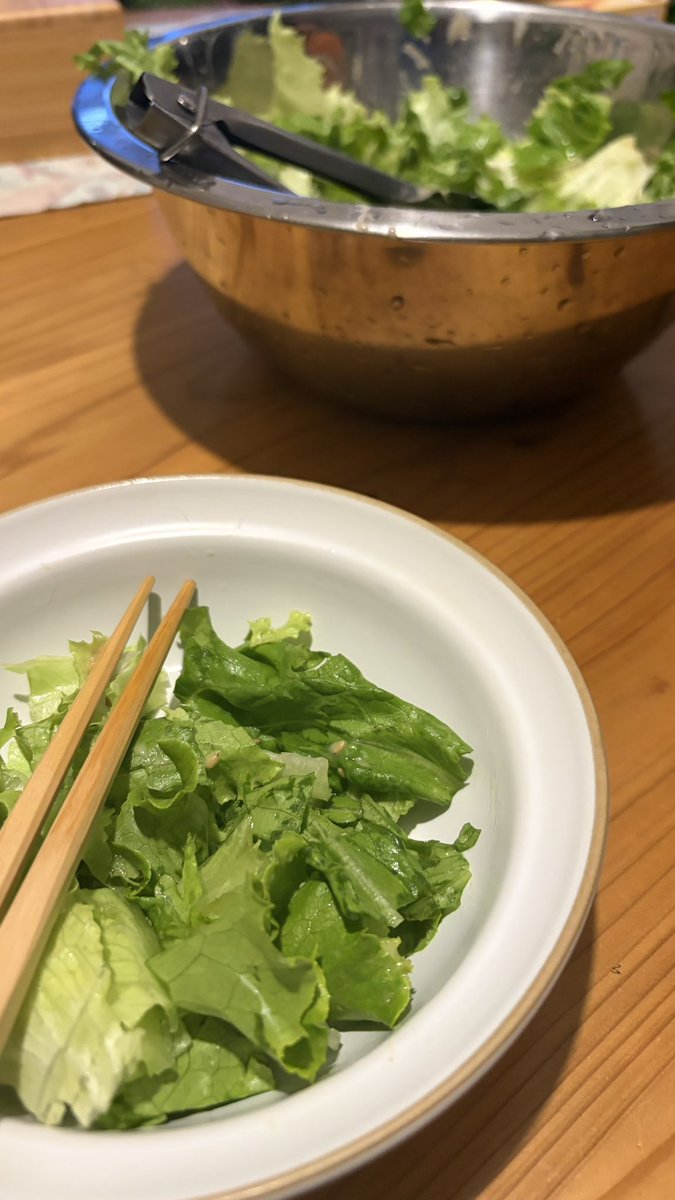 mkchnmgmg's tweet photo. 限界帰宅飯
サラダとしらすと長ネギと青唐辛子のペペロンチーノ🫑

#おうちごはん https://t.co/ObnMEPGWaD