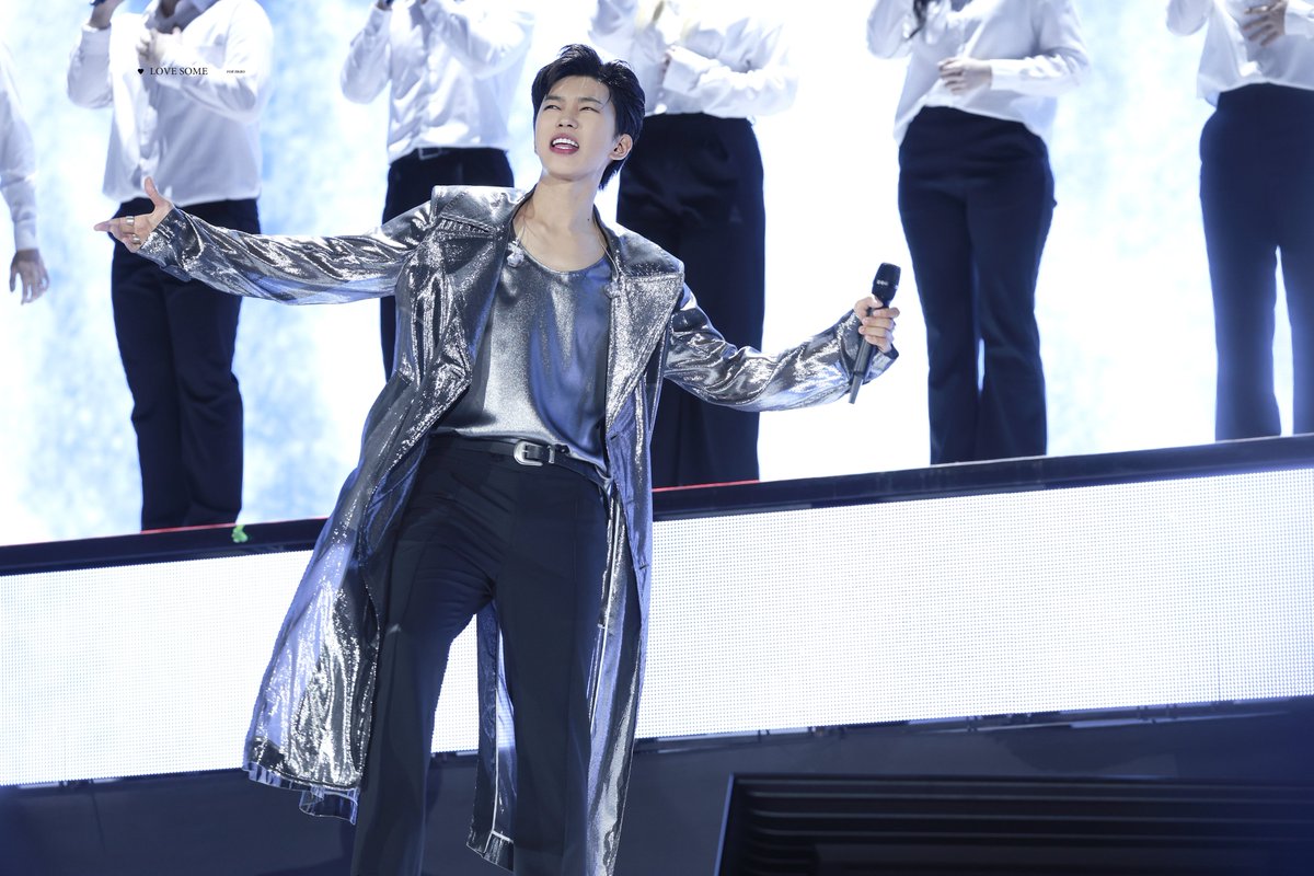 lovesome_616's tweet photo. 260904~0906 IM HERO - THE STADIUM 2
😆

#임영웅 #limyoungwoong #hero #imhero
#임영웅_IM_HERO_THE_STADIUM https://t.co/Z1Y8Wg2a7Y
