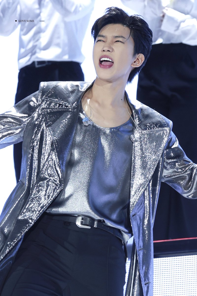 lovesome_616's tweet photo. 260904~0906 IM HERO - THE STADIUM 2
😆

#임영웅 #limyoungwoong #hero #imhero
#임영웅_IM_HERO_THE_STADIUM https://t.co/Z1Y8Wg2a7Y