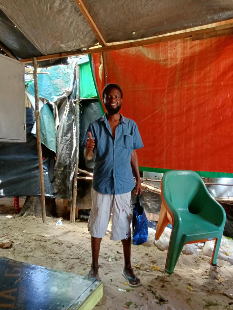 HassanWaniniJr's tweet photo. "Mimi kazi yangu ni kupenda. Sina nafasi ya chuki moyoni mwangu. Kupenda ni oksijen kwangu. Hata nikilia kwa huzuni, ni machozi ya raha. Napenda kupenda. Napenda roho safi. Napenda wanaopenda. Mapenzi na upendo ndio bibilia yangu. Njooni tupendane."

- Hassan Wanini https://t.co/KmHFUfONG0