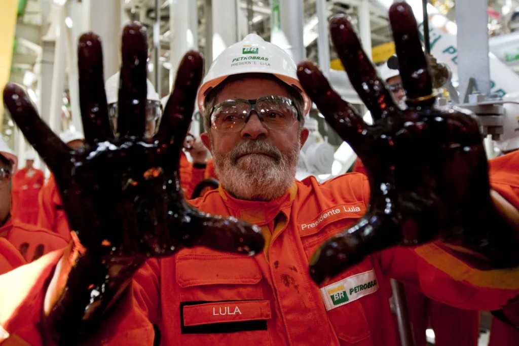 PregoneroL's tweet photo. Perdió el "comunista" Lula en Brasil, en sus tres mandatos como presidente desde el 2003 estas son las cosas que jamás hizo:

-Prohibir exportar
-Prohibir importar
-Expropiar empresas
-Poner cepo
-Falsificar moneda y llevar la inflación al 20% mensual
-Poner retenciones a las exportaciones
-Congelar precios internos de la economía
-Atacar al sector agropecuario
-Cerrarse al mundo
-Aplicar las politicas socialistas para destruir economías que el mismo recomendó al peronismo
