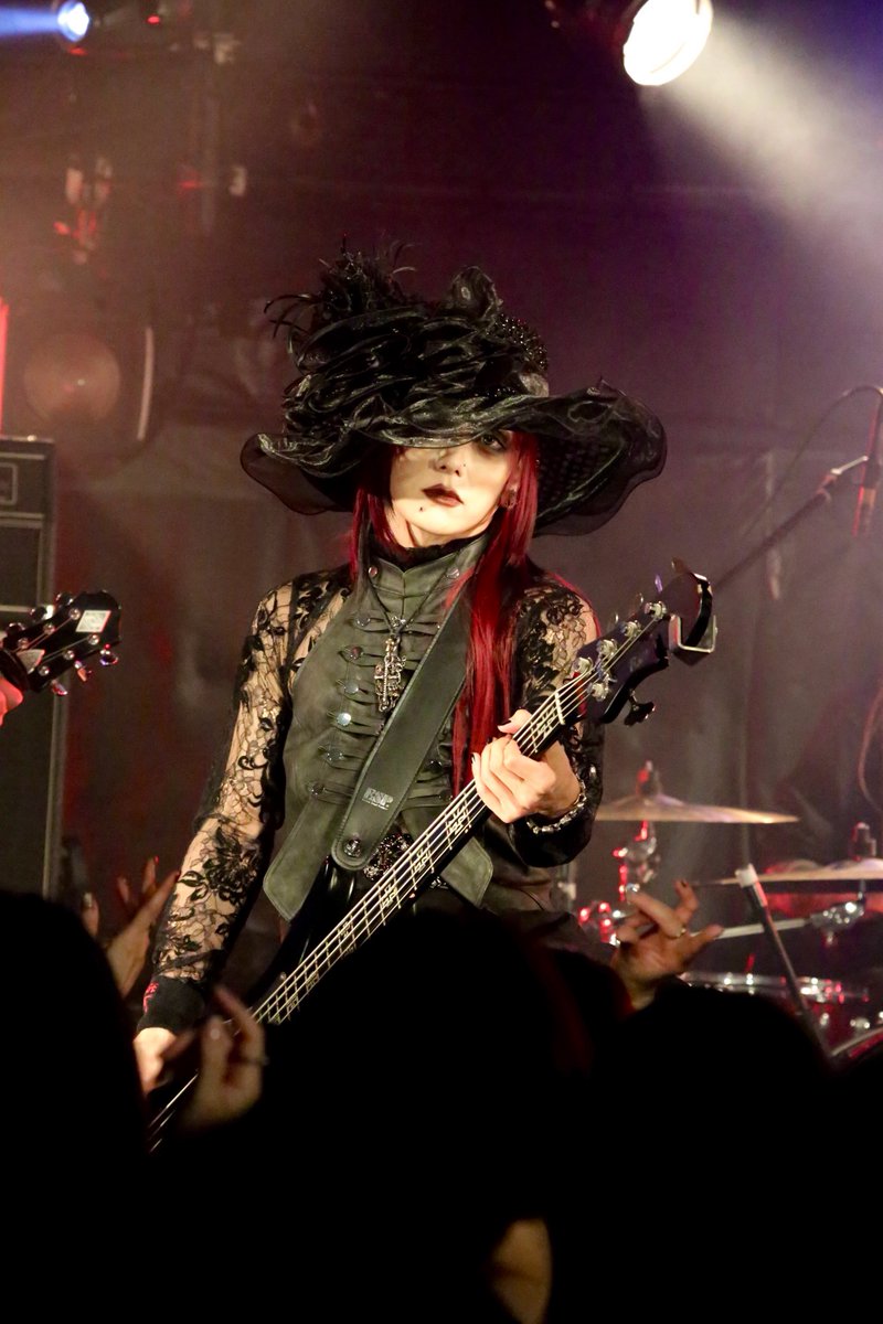 D_Tsunehito's tweet photo. 2026.10.04

LOUAGE(ROUAGE)セッション

「Lotto聖誕祭 黒服限定GIG Day1」
高田馬場CLUB PHASE

聖なる夜〜静かな夜〜

Photo by @masaBASSziong https://t.co/ywatjYQe0j
