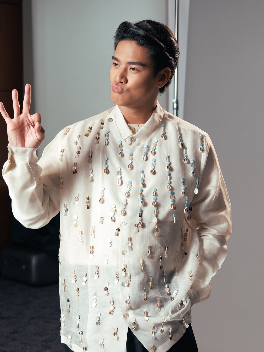 KapusoCrave's tweet photo. Michael Sager has been officially announced as the new host of 'PBB Collab 3.0':

"Hello Philippines, Hello World, we are so back! Grateful to be given a new task by kuya… this time as his host :)" https://t.co/rIfzMyXIHs